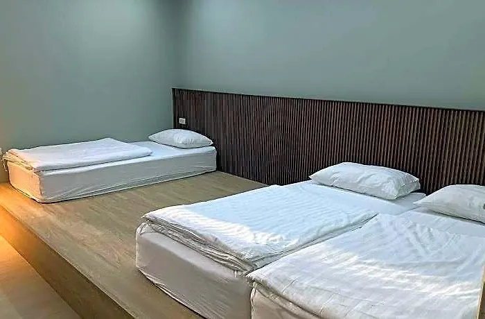 Vaccinated Staff - Oyo 137 Kitzio House 3* בנגקוק