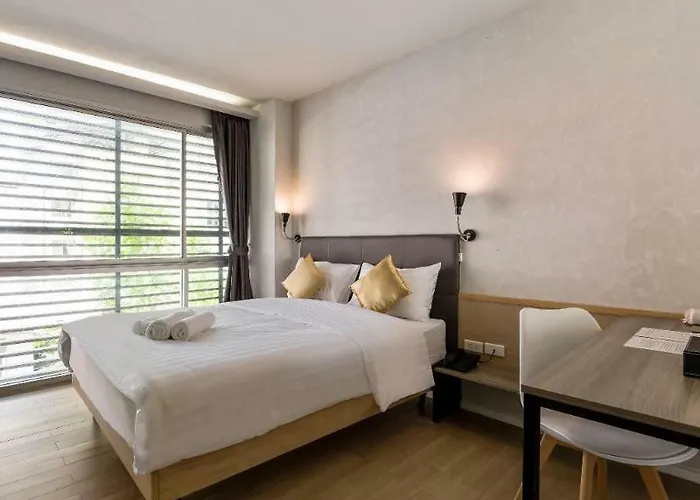 Hotel Vaccinated Staff - Oyo 137 Kitzio House Bangkok
